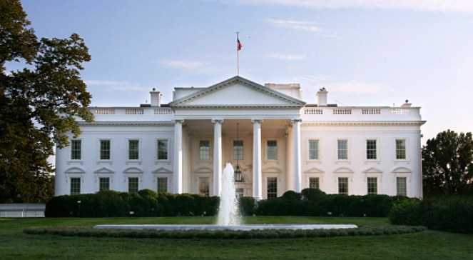 isthreatenstoblowupwhitehouse